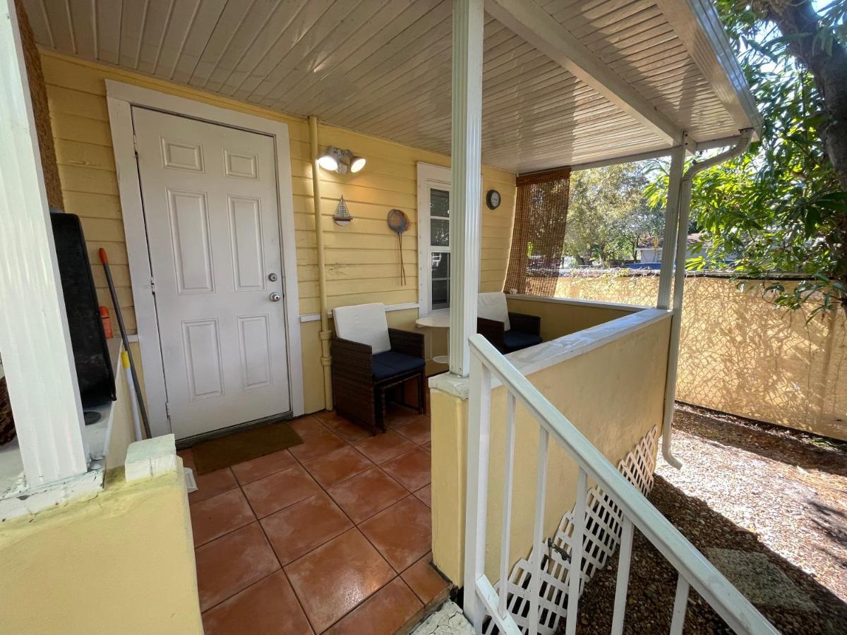 Key West Style Historic Home In Coconut Grove Florida The Yellow House Маямі Екстер'єр фото